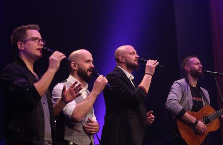 KVATROPIRCI V KULTURNEM DOMU 02 FOTO LJUBO VUKELIČ